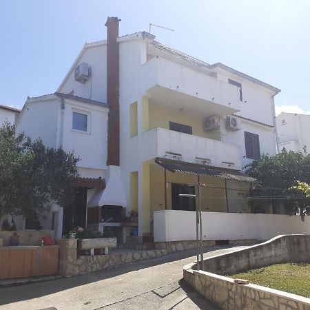 נובליה Apartmani Karuza מראה חיצוני תמונה