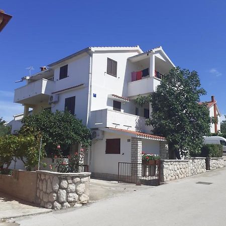 נובליה Apartmani Karuza מראה חיצוני תמונה