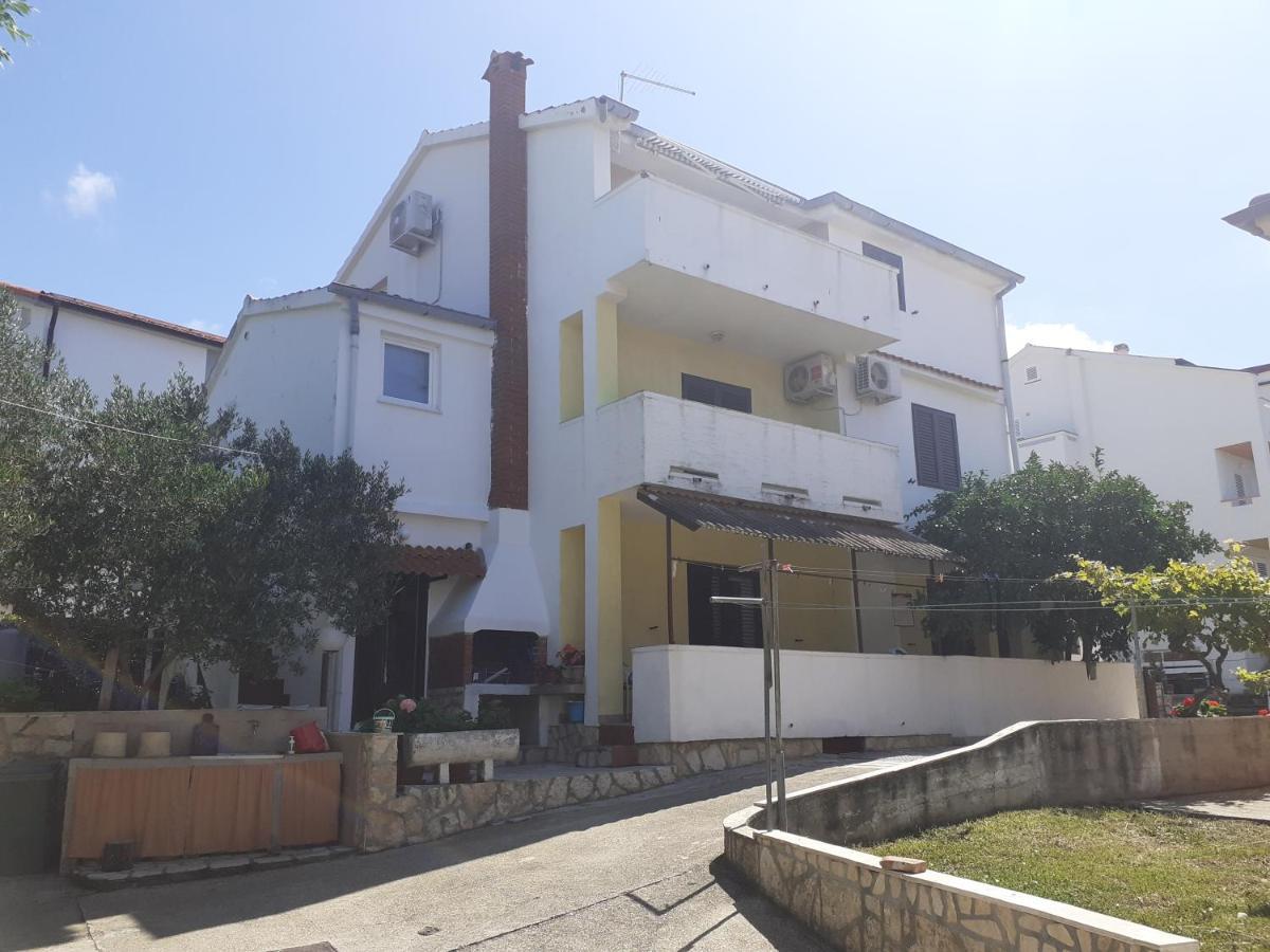 נובליה Apartmani Karuza מראה חיצוני תמונה