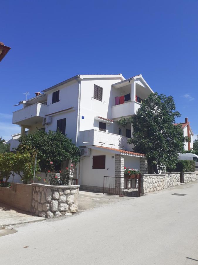 נובליה Apartmani Karuza מראה חיצוני תמונה