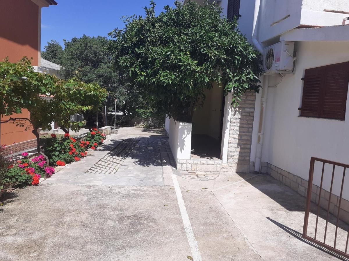 נובליה Apartmani Karuza מראה חיצוני תמונה